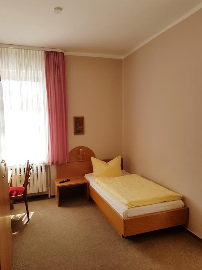 Hotel-Cafe Am Rathaus Gardelegen Exterior photo